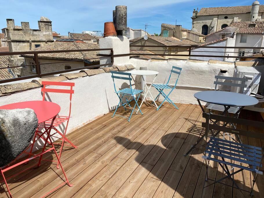 La Tour 2: Appart Neuf Au Coeur De La Petite Venise LʼIsle-sur-la-Sorgue Exterior foto